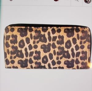 DIVAS LiMiTED Leopard Print Wallet